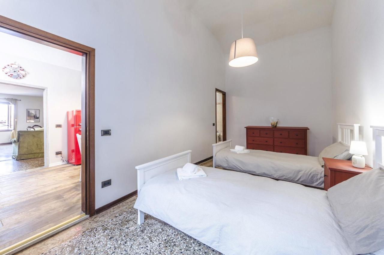 Maurizio House - Near The Train Station Apartment เวนิส ภายนอก รูปภาพ